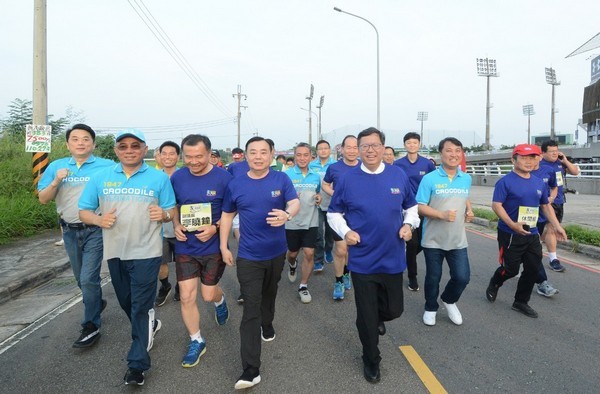 ▲桃園議長盃路跑青埔舉行，吸引萬人參加。（圖／桃園市政府提供）