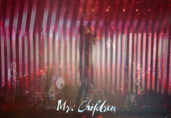 ▲▼《Mr.Children Tour 2018-19 重力與呼吸》演唱會DVD收錄台灣特典影像。（圖／ENJING 提供）