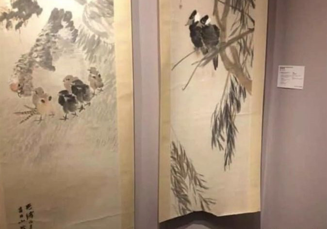 ▲香港一拍賣場上，一幅1000萬名畫被毛小孩「完全撕斷」。（圖／翻攝自《北京晚報》）