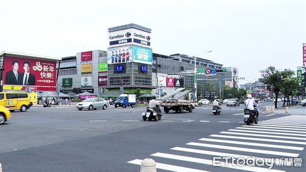 ▲台南五期重劃區商圈。（圖／記者劉亮亨攝）