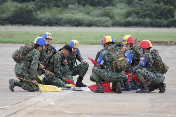 蔡總統視導反機降對抗操演　勤訓精練展現戰力