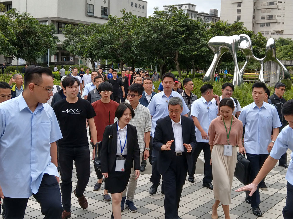 ▲▼ 陳建仁赴政大演講  。（圖／政大提供）