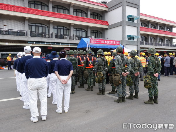 ▲▼由台鐵主辦的108年鐵安「動員、災行、反恐」演習，現場191位包含軍、警、消、醫護、慈濟基金會等各單位投入模擬演習。（圖／慈濟基金會提供）