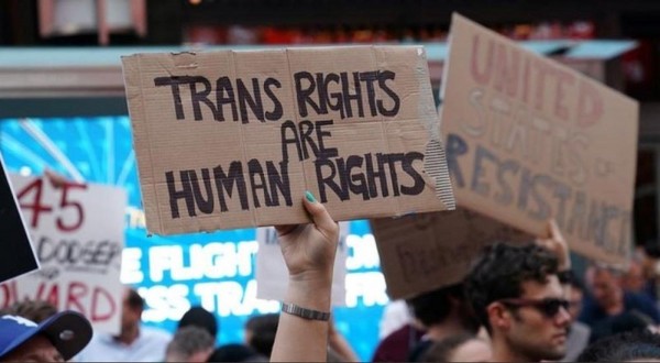 ▲▼世界衛生組織（WHO）2019年5月25日通過表決，正式將「跨性別」自國際疾病分類表中除名。（圖／翻攝自Human Rights Watch／Twitter）