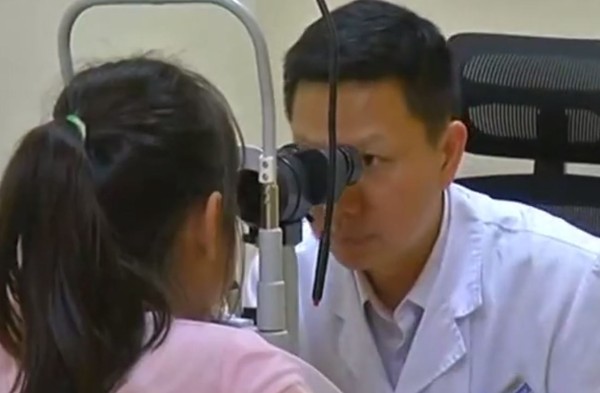 ▲▼女童心因性視覺障礙。（圖／微博／人民網）