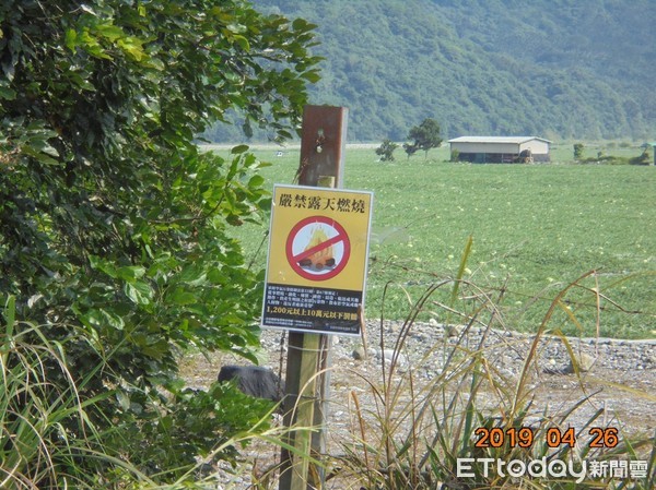 ▲露天燃燒不僅影響空氣品質危害人體健康，也會影響行車視線，產生公共安全問題。（圖／記者王兆麟翻攝，下同）