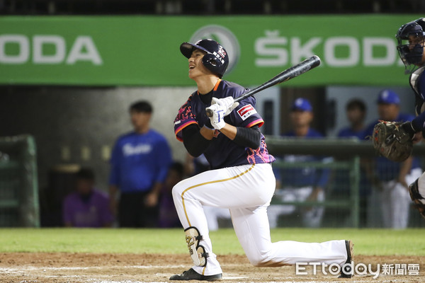 ▲▼中華職棒富邦對桃猿-林立。（圖／記者黃克翔攝）