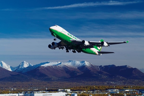 ▲▼長榮航空波音747-400貨機全數退役。（圖／翻攝自長榮航空FB粉絲專頁）