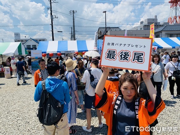 ▲▼日本民眾瘋搶台灣香蕉。（圖／記者蔡玟君攝）