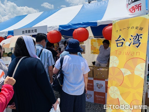 ▲▼日本民眾瘋搶台灣香蕉。（圖／記者蔡玟君攝）