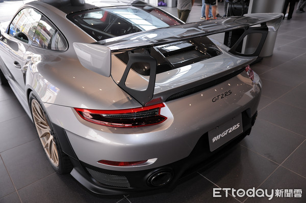 ▲最高10年！保時捷推出Porsche Approved Warranty認證保固　性能跑車也同享。（圖／記者林鼎智攝）