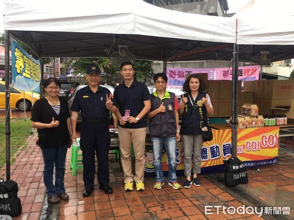 ▲台南市警歸仁分局辦理捐血活動，分局長梁仁輝更親率員警同仁捐出熱血。（圖／記者林悅翻攝，下同）