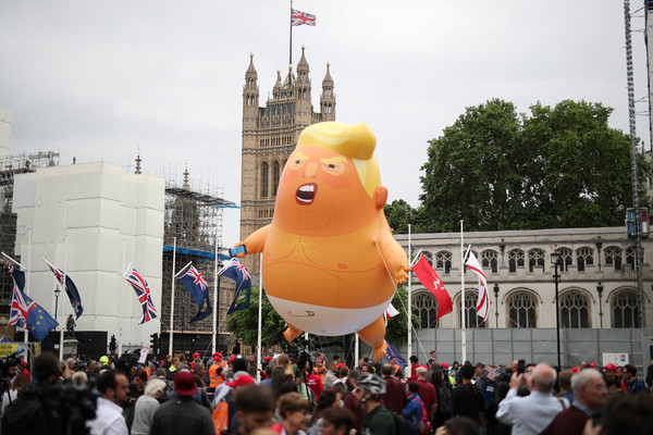 ▲▼  美國總統川普赴英進行國是訪問，川普寶寶氣球在倫敦市長的核准下升空 。（圖／路透）