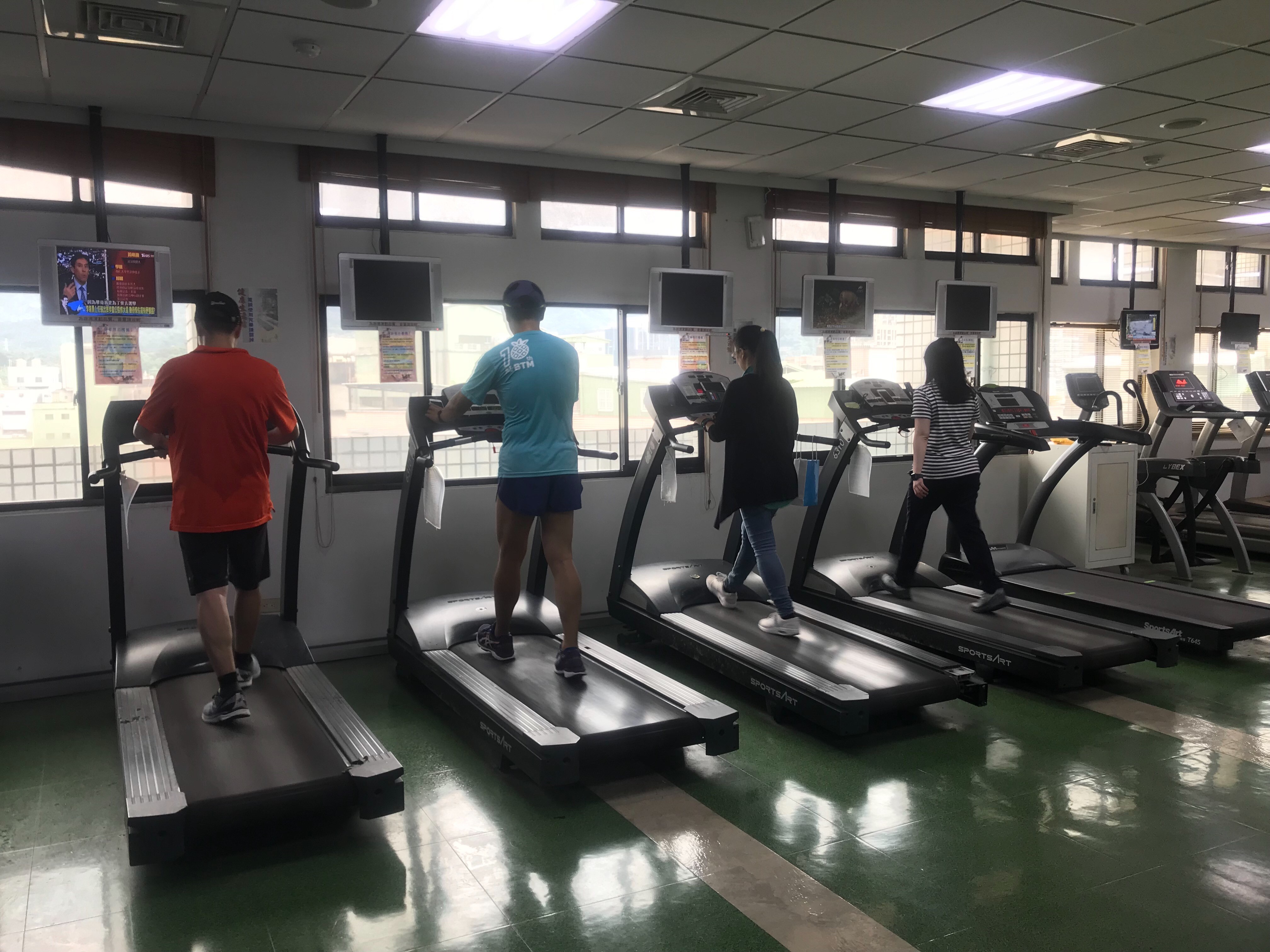 微解封首日 敢衝健身房 網友答案超一致 他曝今早情況 Ettoday生活新聞 Ettoday新聞雲