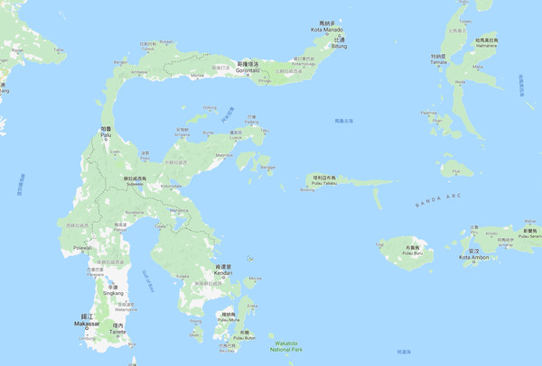 ▲▼印尼蘇拉威西島外海貨輪翻覆，17人失蹤。（圖／翻攝自Google Maps）