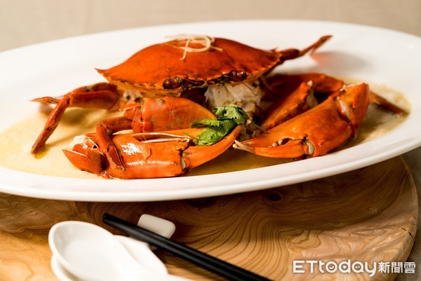 ▲螃蟹控全面開吃　珍寶6/10-6/20推限量999元活沙公料理。(圖／珍寶海鮮提供)
