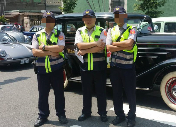 ▲竹市警「家門前撞車」竟跑回家　弟幫頂罪...身材差太多被抓包。（圖／記者陳凱力翻攝）