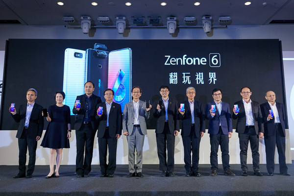 ▲無瀏海全螢幕「翻轉式相機」　華碩ZenFone 6台灣價17990元。（圖／華碩提供）