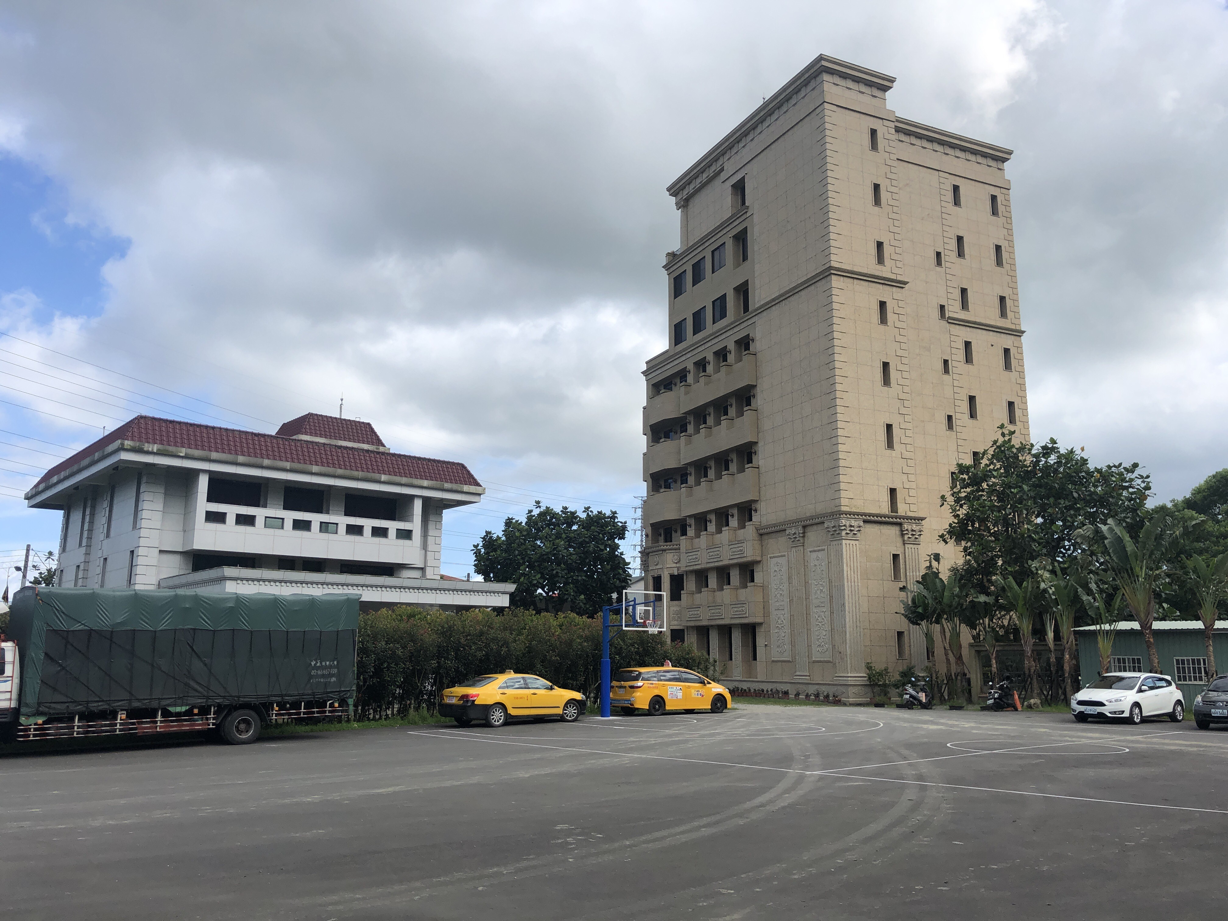 圖 傅崐萁家無法住跟縣長住民宿體會災民無助