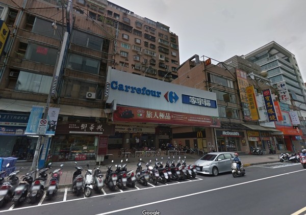 ▲▼南港家樂福外觀。（圖／翻攝Google map）