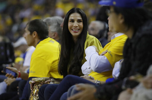 ▲勇士老闆拉卡柏、老闆娘柯蘭、天后碧昂絲。（圖／達志影像／美聯社）