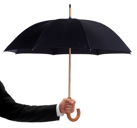 ▲▼  撐傘,黑傘,雨傘。（圖／視覺中國）