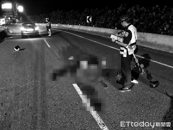 ▲ 女雙載飛趴對向車道 「腦漿迸出」轎車男女嚇呆：我閃不過。（圖／記者郭世賢攝） 