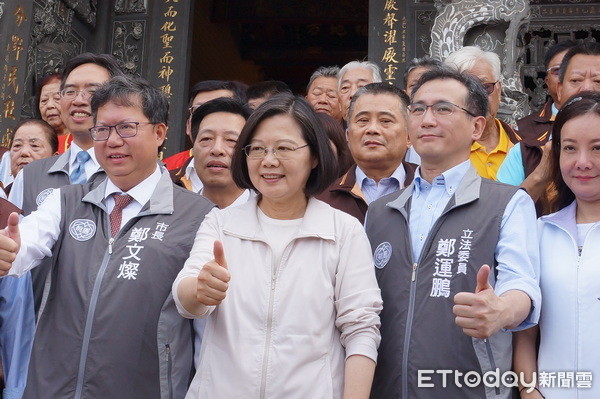 ▲鄭文燦呼籲民眾挺小英，台灣才不會變香港。（圖／記者楊淑媛攝）