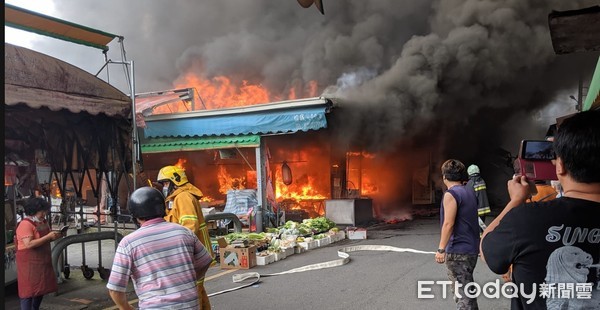 ▲埔里第三市場大火，目前起火地點、原因尚未得知，未傳出人員傷亡。