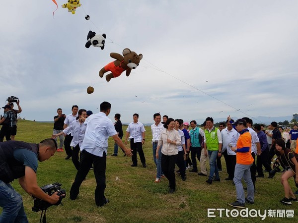 ▲蔡英文、林智堅、南寮、鄭宏輝、親子沙灘、魚鱗天梯、前瞻計畫。（圖／記者陳凱力攝）