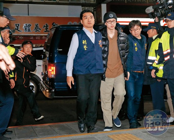 去年12月，孫安佐一抵達台灣，隨即前往士林地檢署應訊，直到深夜才返家。