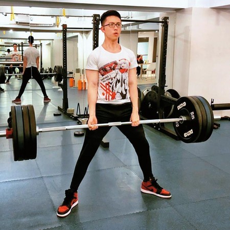 因為熱愛健身，孫安佐透過分享運動教學成為網紅，經常po出自己的健身影片。（翻攝自孫安佐IG）