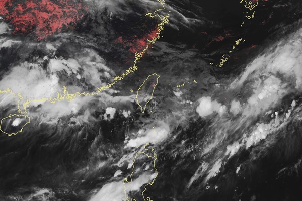 ▲▼大豪雨夜襲！日降19縣市警戒　全台淋5天「豪雨彈」區域出爐。（圖／中央氣象局）