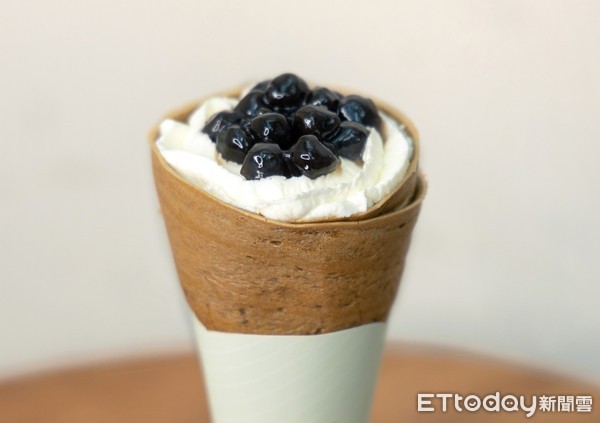▲珍奶控必衝　gelato pique café推4款黑糖珍珠奶茶可麗餅。（圖／gelato pique café提供)