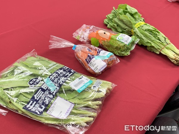 ▲▼消基會揭露，有台灣農產品品牌包裝以日文標示，容易誤導消費者。（圖／記者胡順惠攝）
