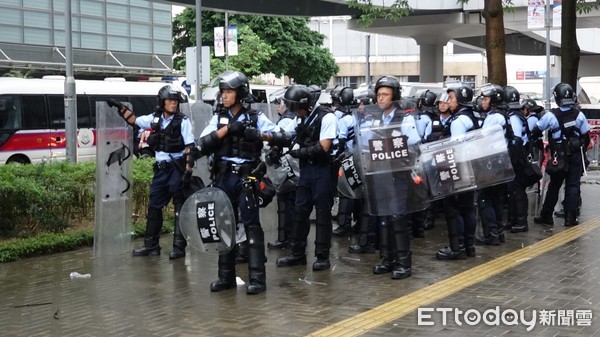 ▲▼香港反送中，街道空警、警備。（圖／記者吳奕靖攝）