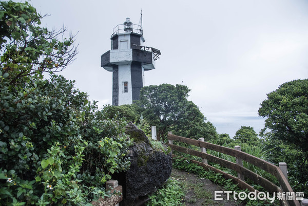 ▲基隆嶼登島攻頂基隆島燈塔。（圖／記者林敬旻攝） 