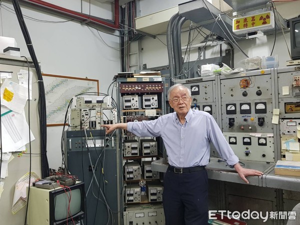 ▲清大退休教授鑽研60年　他推安全無污染「重氫核融合」可發電。（圖／記者陳凱力攝）