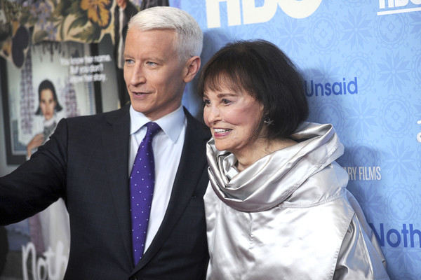 ▲Anderson Cooper, Gloria Vanderbilt。（圖／達志影像）