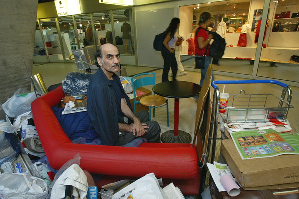 ▲▼伊朗男子納賽里（Mehran Karimi Nasseri）在法國的機場住了18年。（圖／達志影像／美聯社）