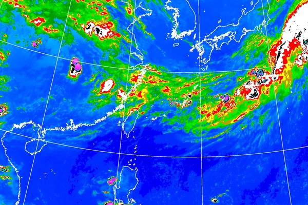 ▲▼好天氣剩2天！「新一波梅雨鋒面」周末又變天　大雨襲北台灣。（圖／中央氣象局）