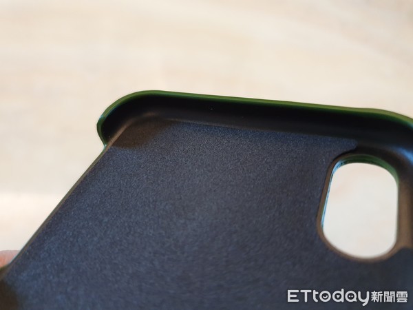 ▲▼iPhone皮革手機殼動手玩。（圖／記者邱倢芯攝）