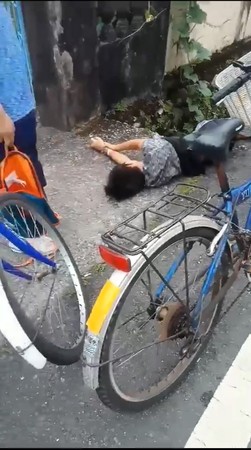 ▲▼宜蘭一名男國三生，騎腳踏車被狗追咬，摔1公尺深水溝差點沒命。（圖／游芳男翻攝，下同）