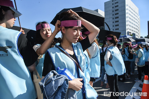 ▲長榮空服員南崁罷工。（圖／記者林敬旻攝）