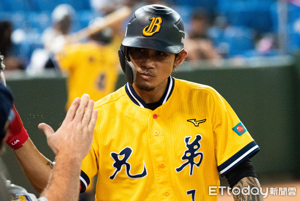 ▲▼中信兄弟,張志豪全壘打。（圖／記者季相儒攝）