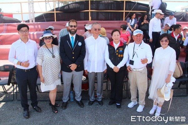 ▲禪畫藝術家洪啟嵩所創作的《世紀大佛》畫作，高168公尺，寬72.5公尺，面積超過12,000平方公尺。（圖／記者王兆麟翻攝，下同）