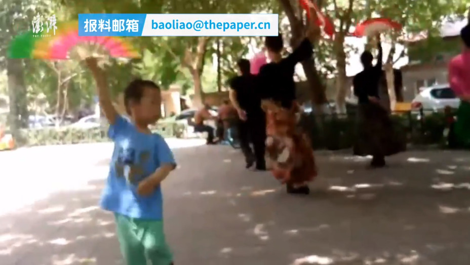 ▲山東3歲男童熱愛廣場舞。（圖／翻攝自《澎湃新聞》）