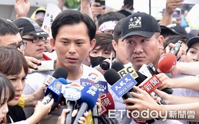 黃國昌昔喊「反紅媒、告別蔡衍明」　綠委酸：不到6年就背棄理想