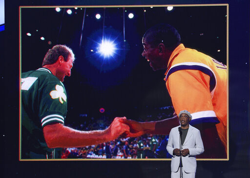 ▲大鳥柏德與魔術強森共同獲得NBA終身成就獎。（圖／達志影像／美聯社）