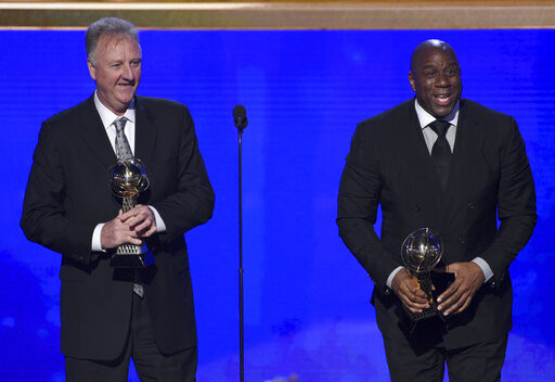 ▲大鳥柏德與魔術強森共同獲得NBA終身成就獎。（圖／達志影像／美聯社）